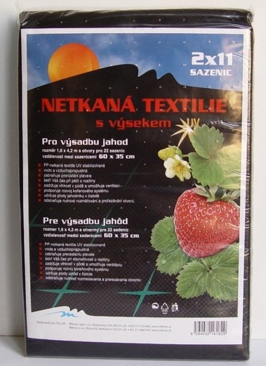 2613_netkana-textilie-1-6-x-4-2-m--cerna--vysek-jahoda-.jpg