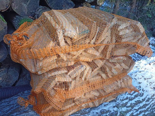 Dřevo na roztopení / krajiny  - pytel cca13kg